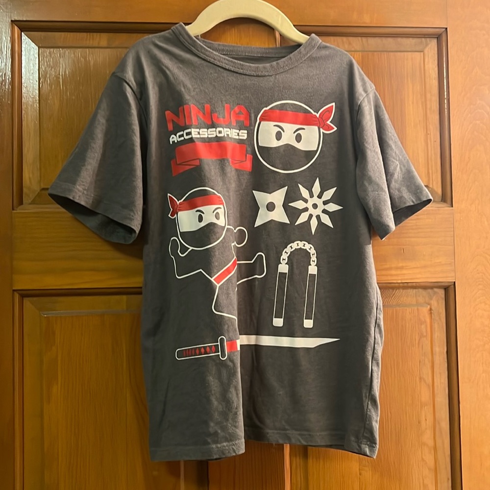 Children’s Place ninja accessories, character ninjas, gray T-shirt